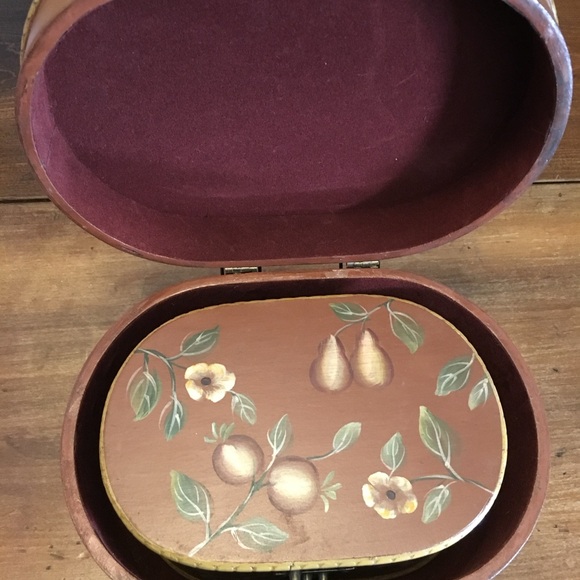 2 Vintage Hand Painted, wood, metal hinges, velvet lined, nestling boxes, flower - Picture 4 of 15